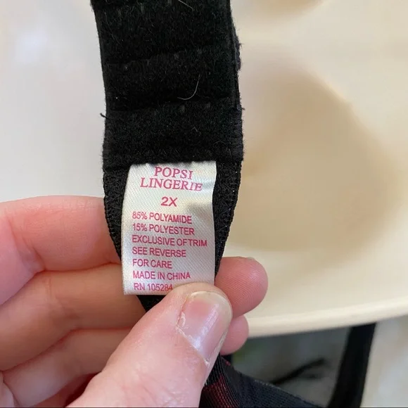 New Old Stock Vintage Women's Lingerie Slip Chemise with Heart Detail - Picture 4 of 5